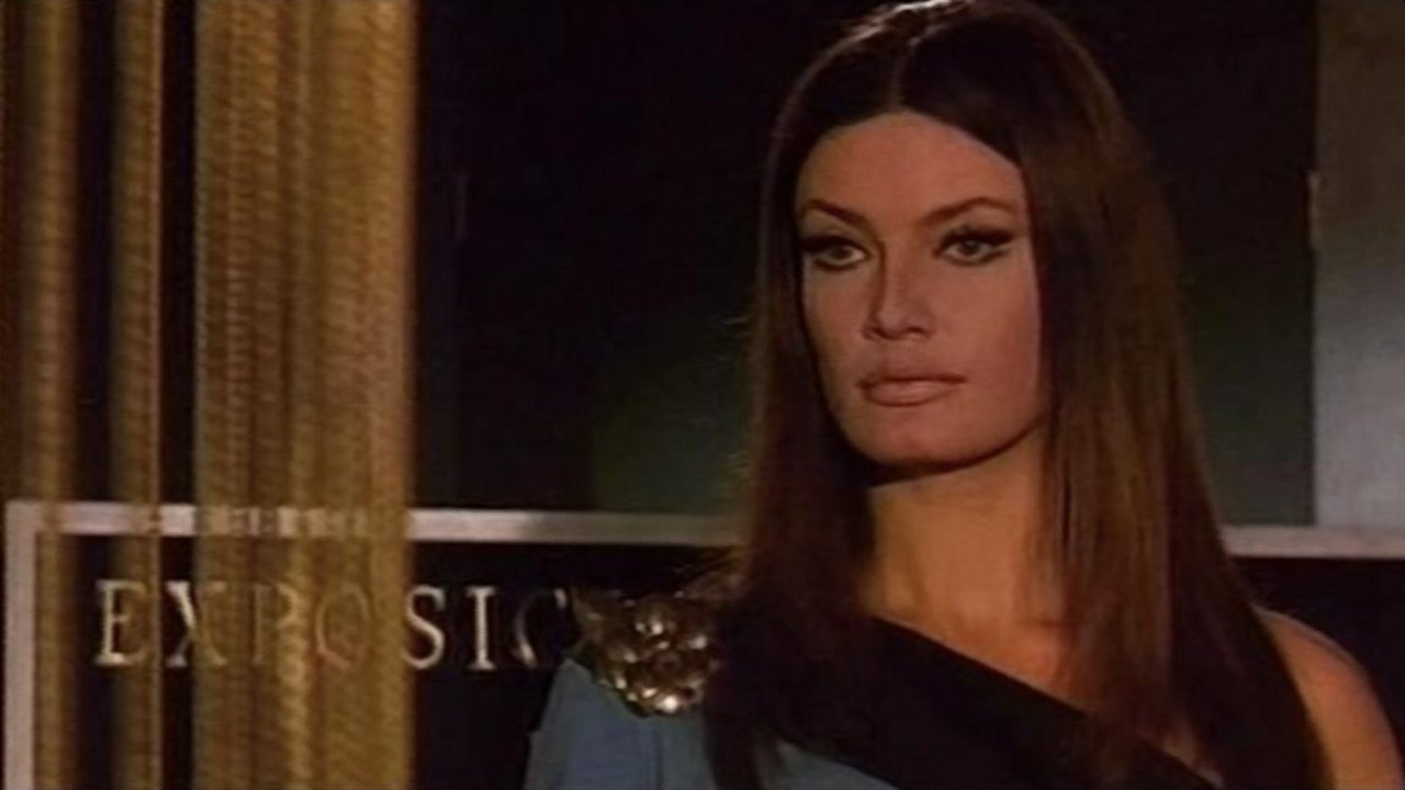 Alta tensión Background