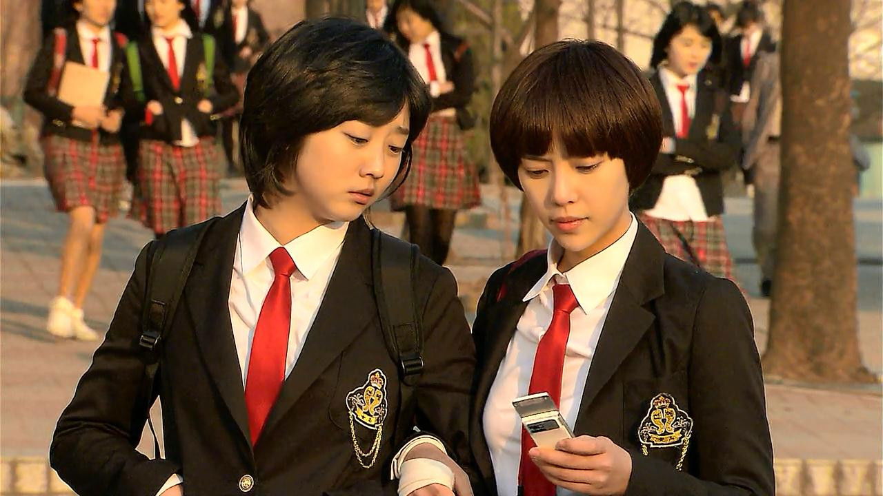 Little Mom Scandal Background