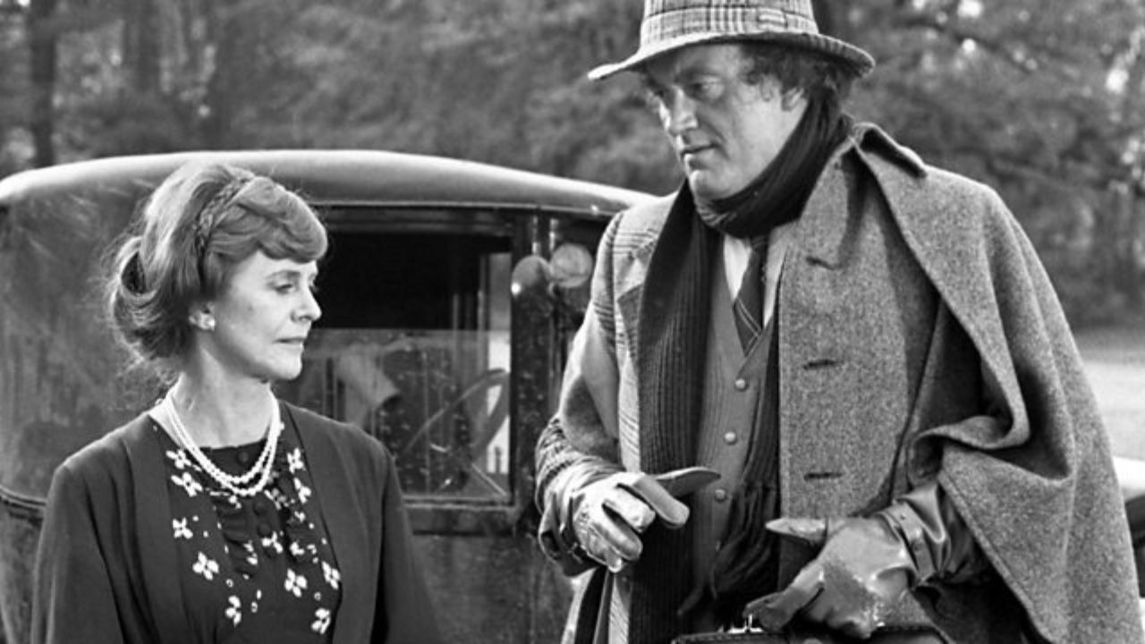 Murder at Moorstones Manor Background