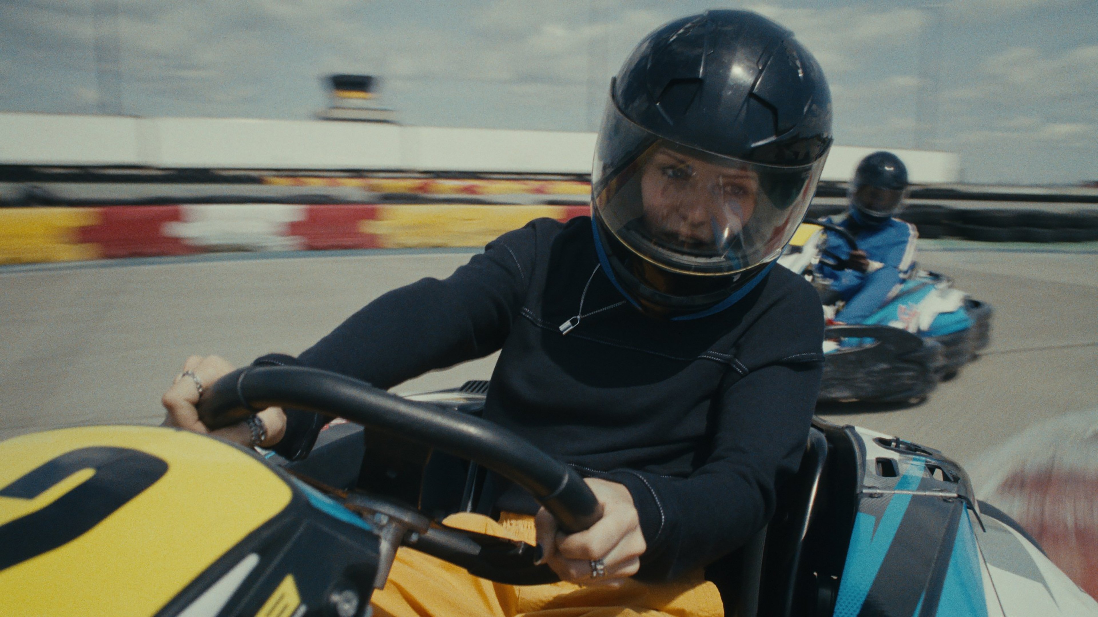 Noémie Says Yes Background