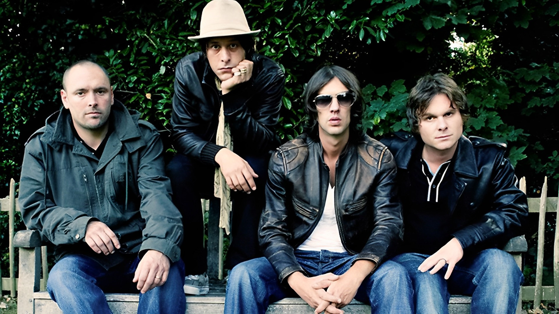 The Verve: This Is Music - The Singles 92-98 Background