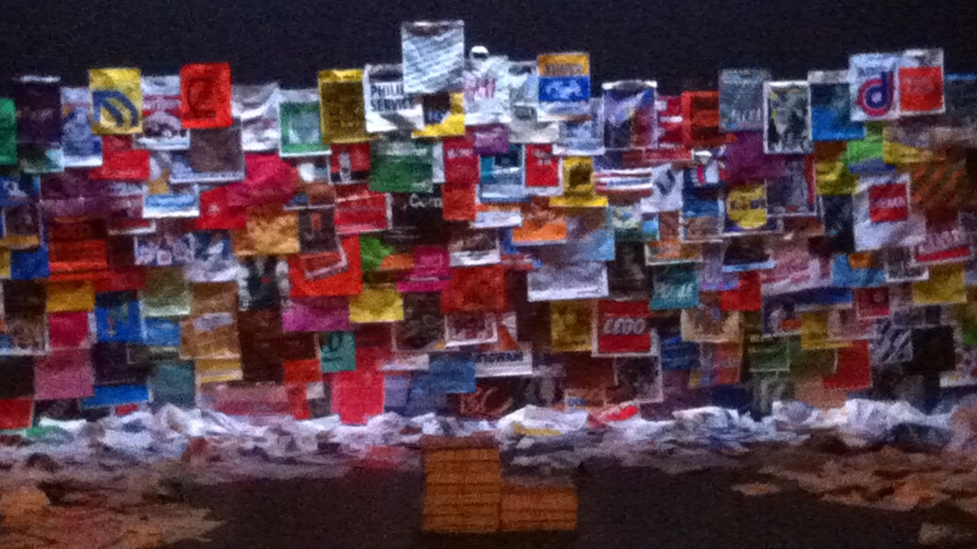 Theo Maassen: Einde Oefening Background