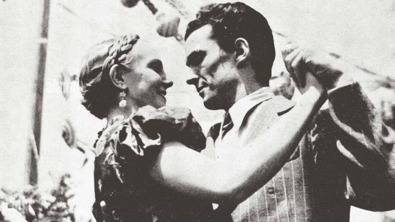 The Canal of the Angels Background