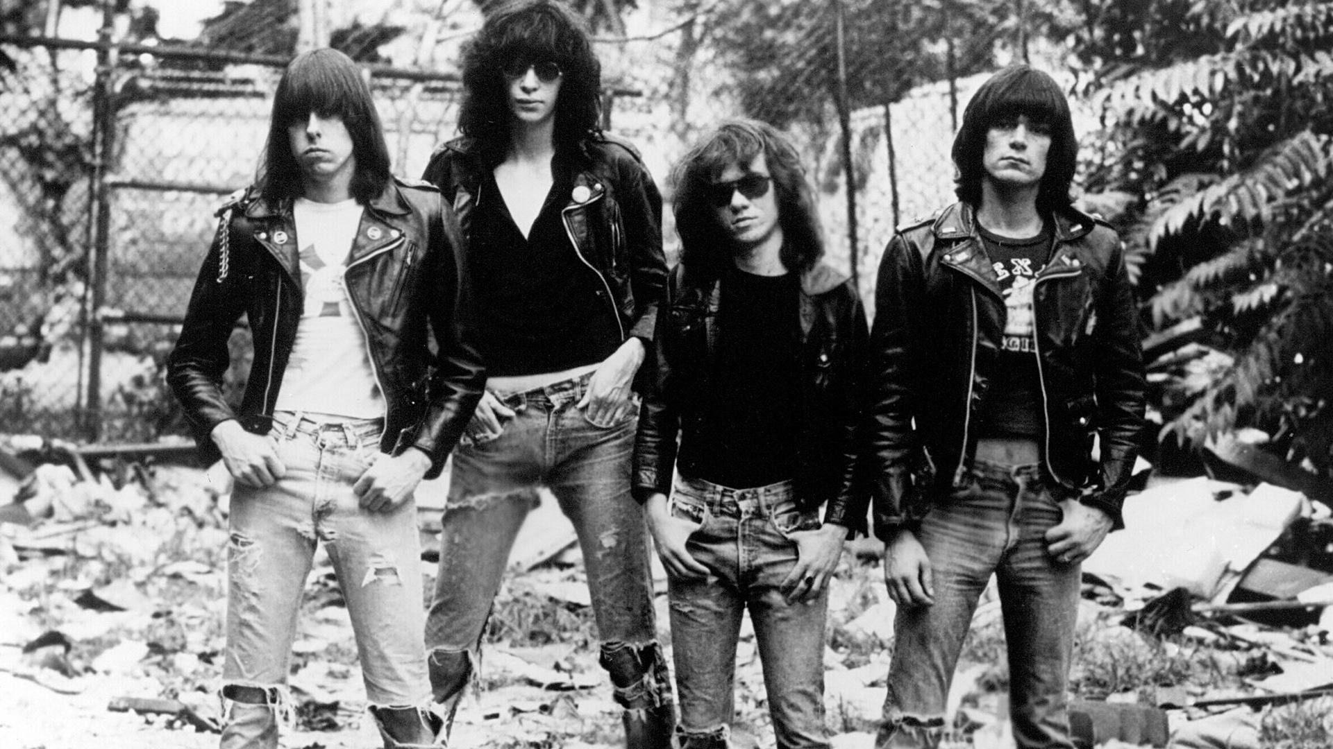 The Ramones: It's Alive (1974-1996) Background