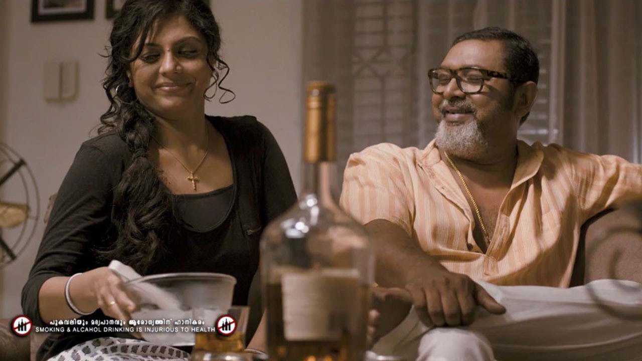 Zachariayude Garbhinikal Background