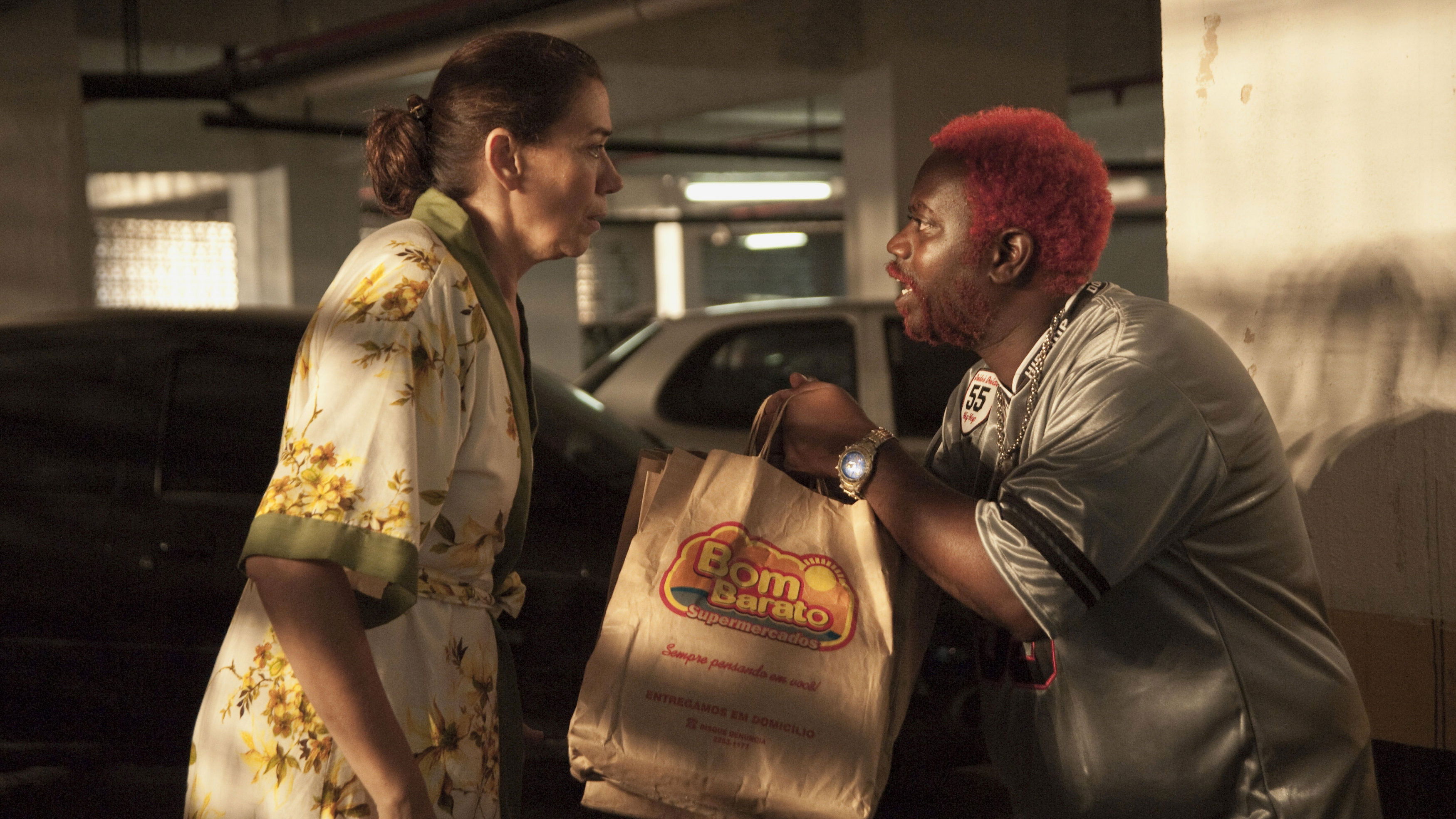 Julio Sumiu Background