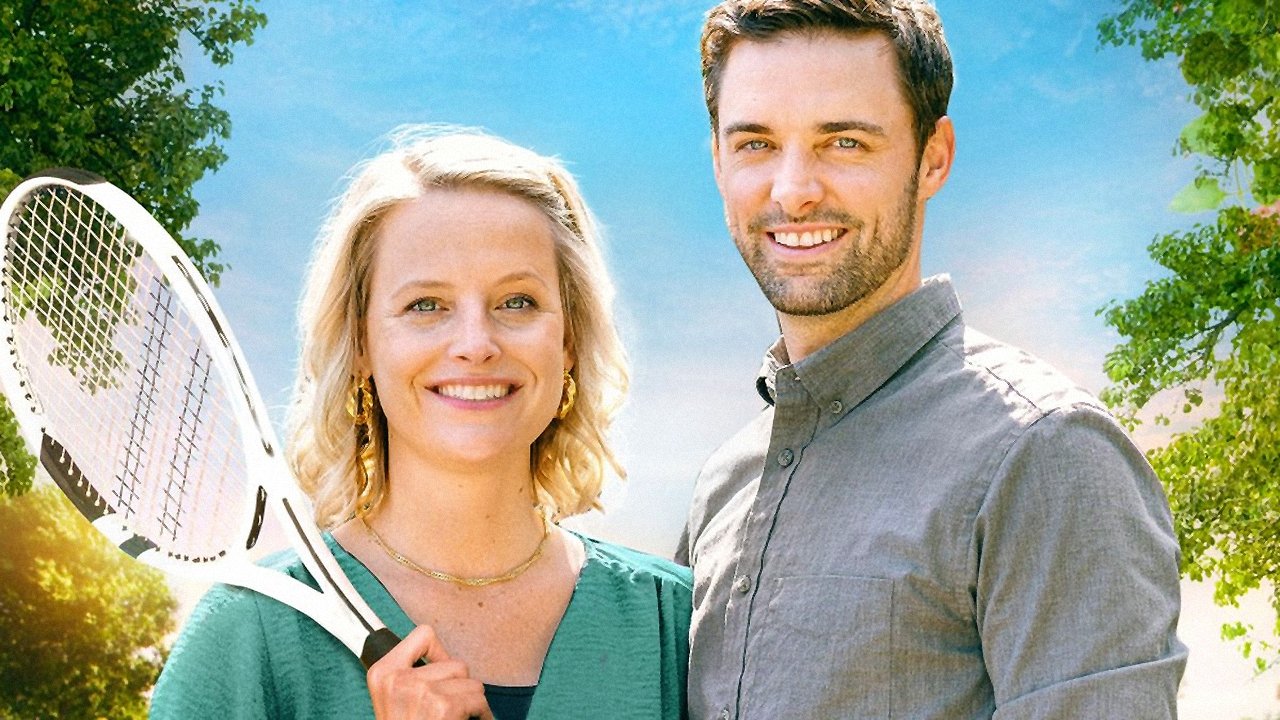 Love in Full Swing Background