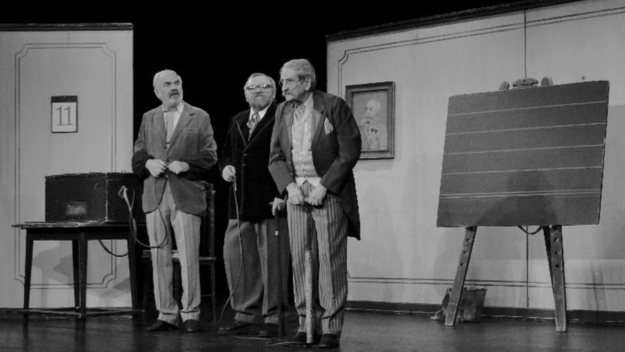 Investigation of the Loss of a Class Book Background