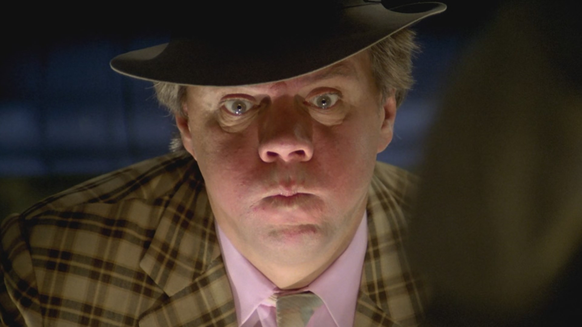 The Olsen Gang Never Surrenders Background