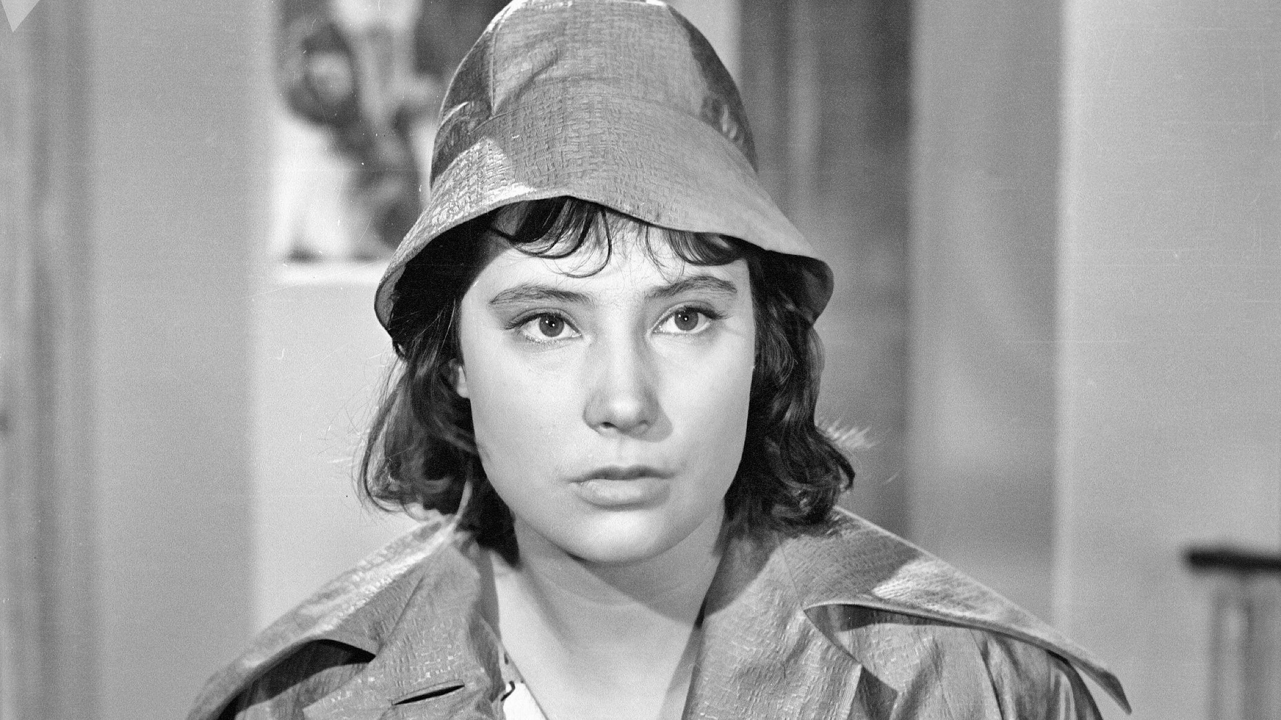 Leon Garros Is Looking for His Friend Background