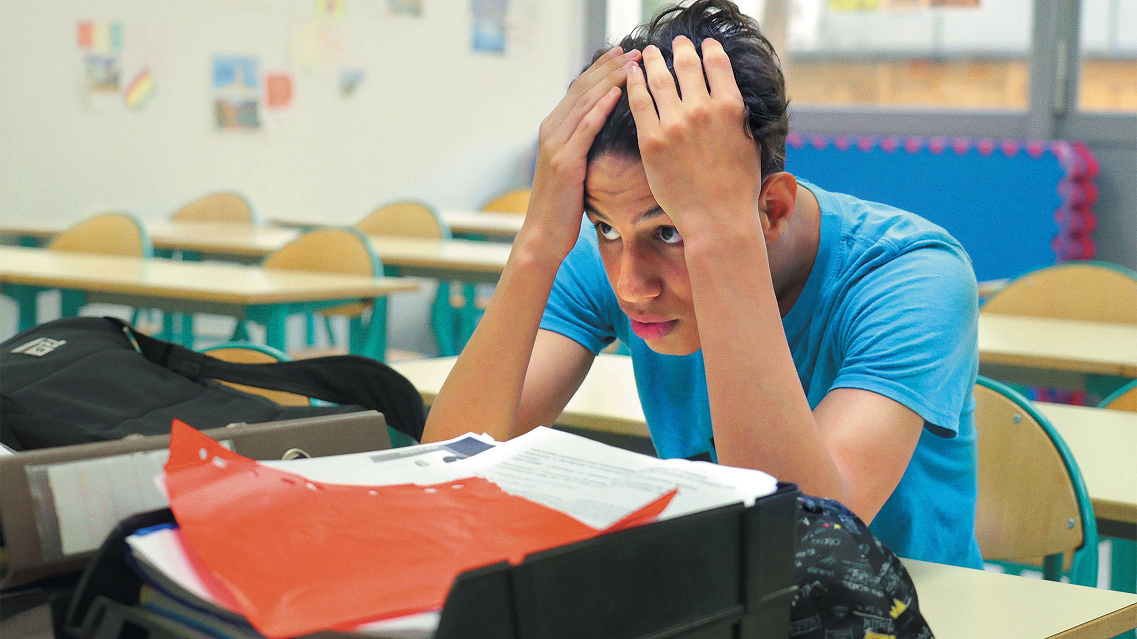 Château Rouge Background